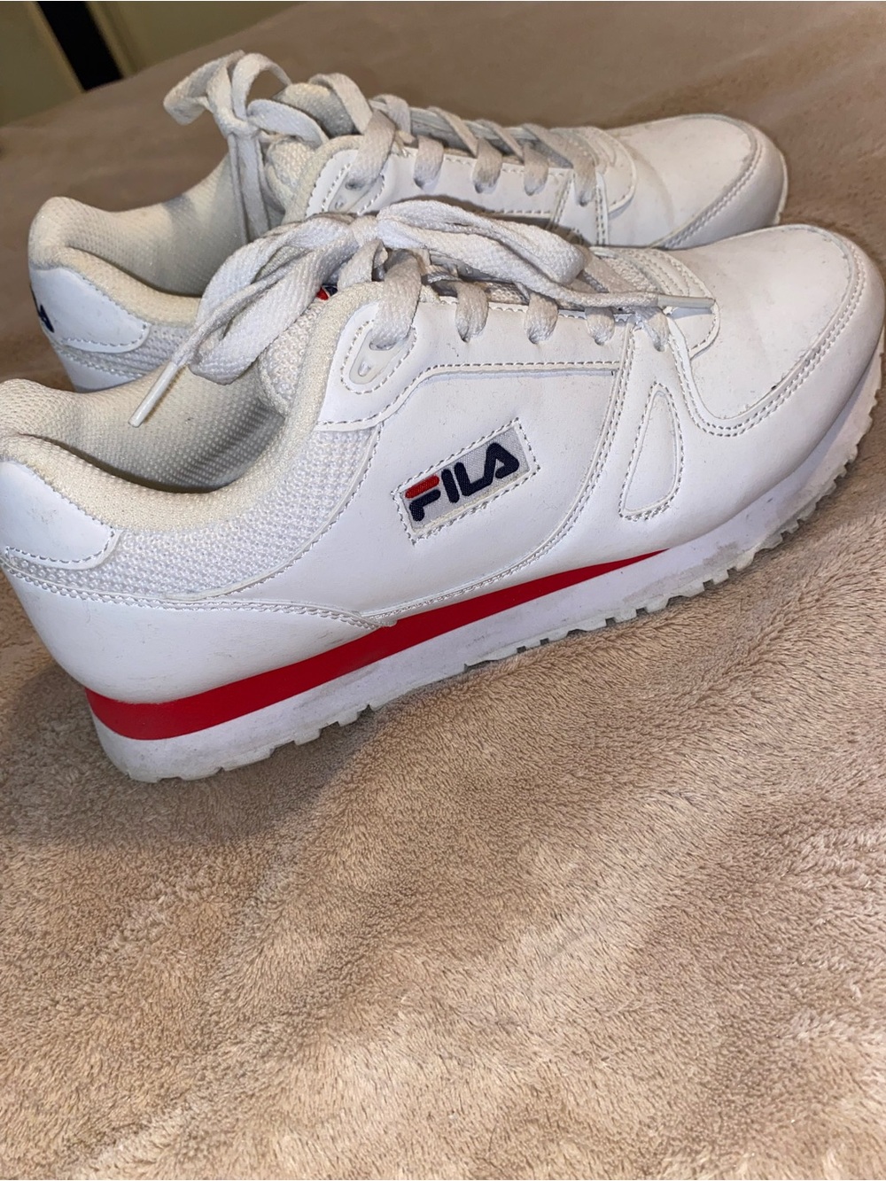 Fila Men's White Sneakers with Red Stripe and Navy Logo